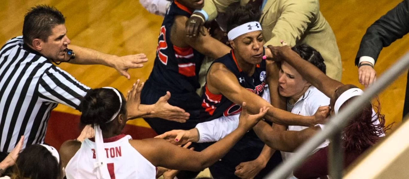 Ξύλο σε αγώνα μπάσκετ γυναικών στην Κώ: Πιάστηκαν στα χέρια οι παίκτριες (βίντεο)